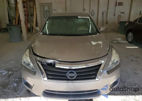 2015 Nissan Altima 2.5 z USA, uszkodzony, nr VIN 1N4AL3AP7FC179921